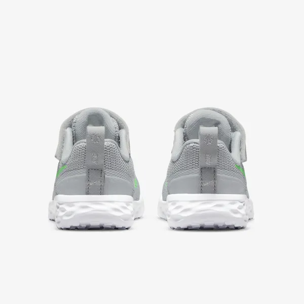 Nike Revolution 6 