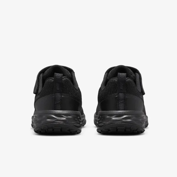Nike Revolution 6 
