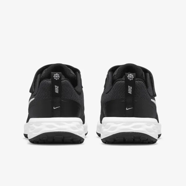 Nike Revolution 6 