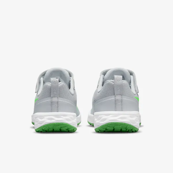Nike Revolution 6 
