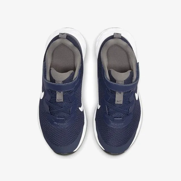 Nike Revolution 6 