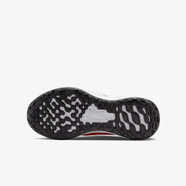 Nike Revolution 6 