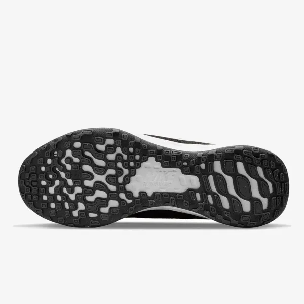 Nike Revolution 6 