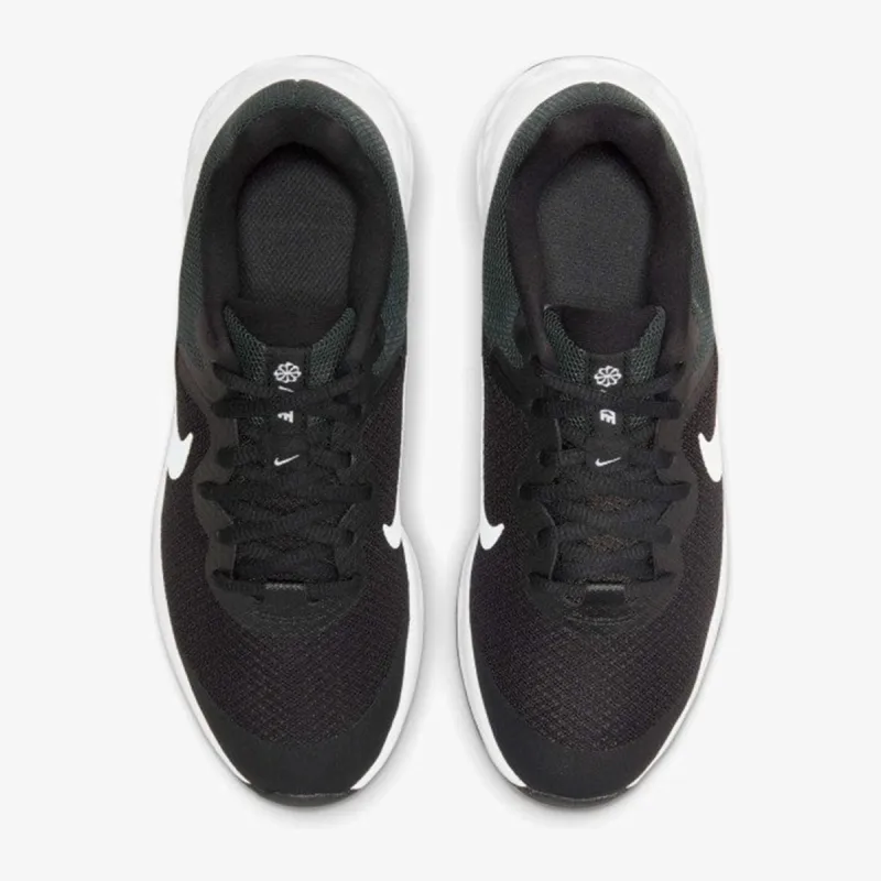 Nike Revolution 6 