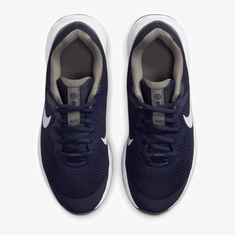Nike Revolution 6 