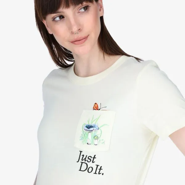 Nike Sportswear Logo 