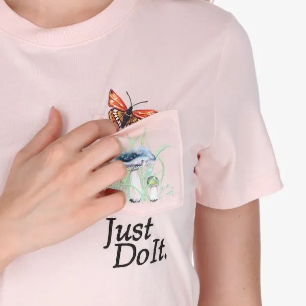 Nike Sportswear Logo 