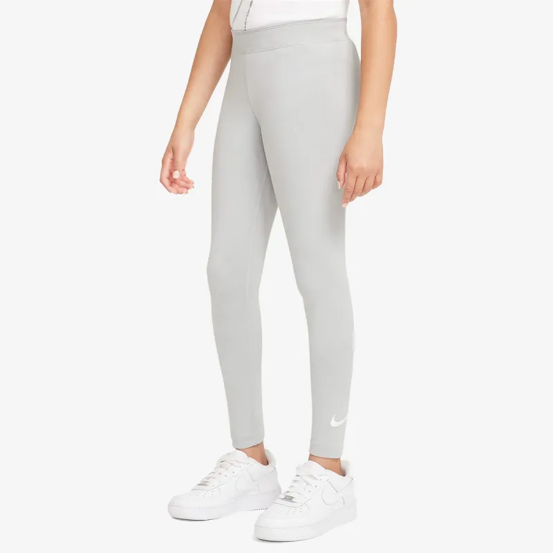 Nike Sportswear Favorites 