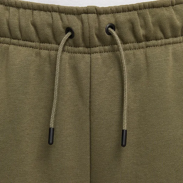 Nike Sportswear Essentials 