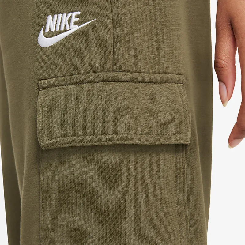 Nike Sportswear Essentials 