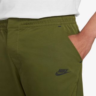 Nike Sportswear Tech Essentials 