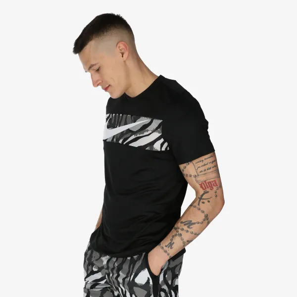 Nike Dri-FIT Sport Clash 