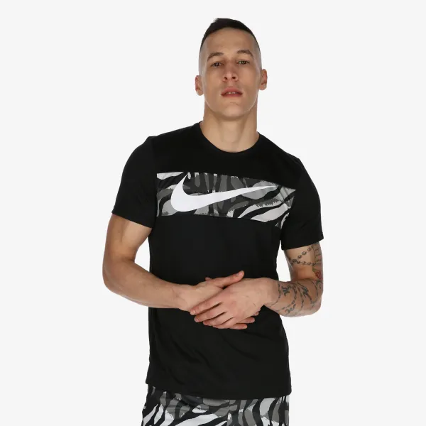 Nike Dri-FIT Sport Clash 