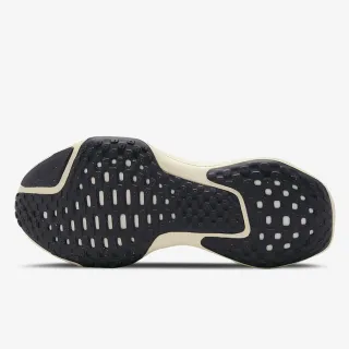 Nike ZOOMX INVINCIBLE 