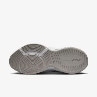 Nike Air Zoom Bella 6 