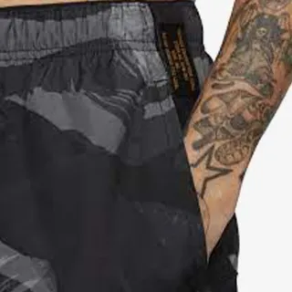 Nike Dri-FIT Challenger 