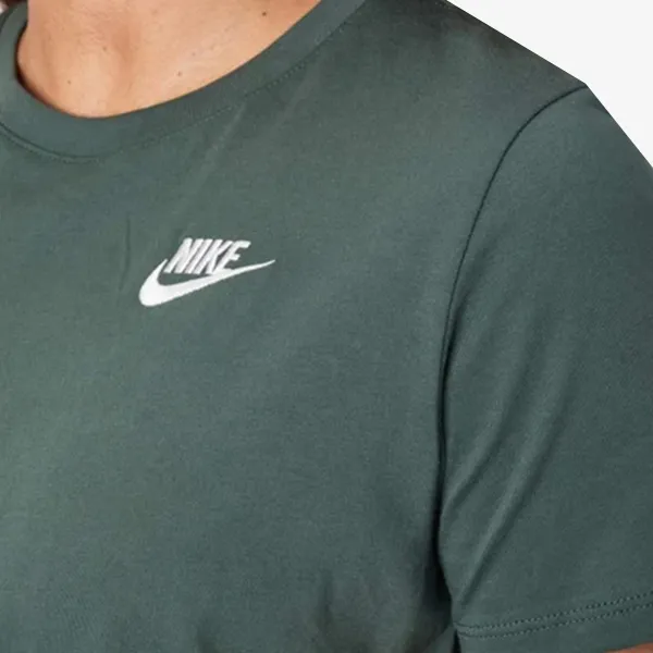 Nike Sportswear Club Essential 