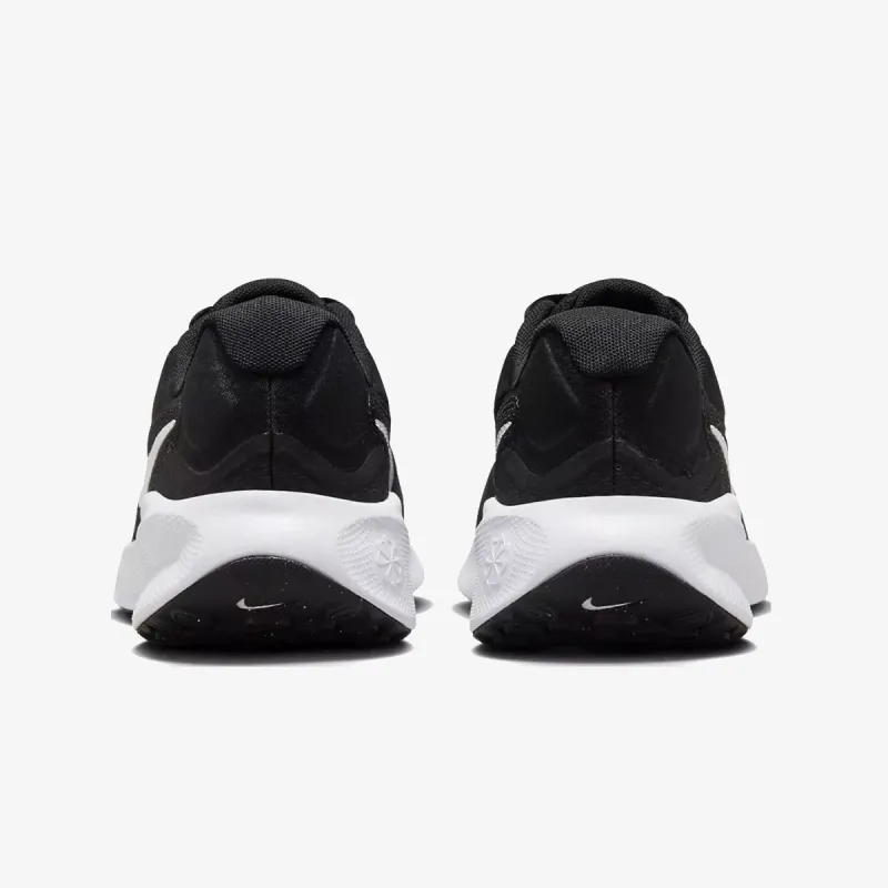 Nike Revolution 7 