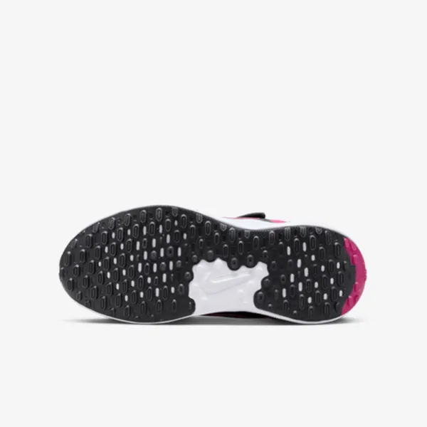 Nike Revolution 7 