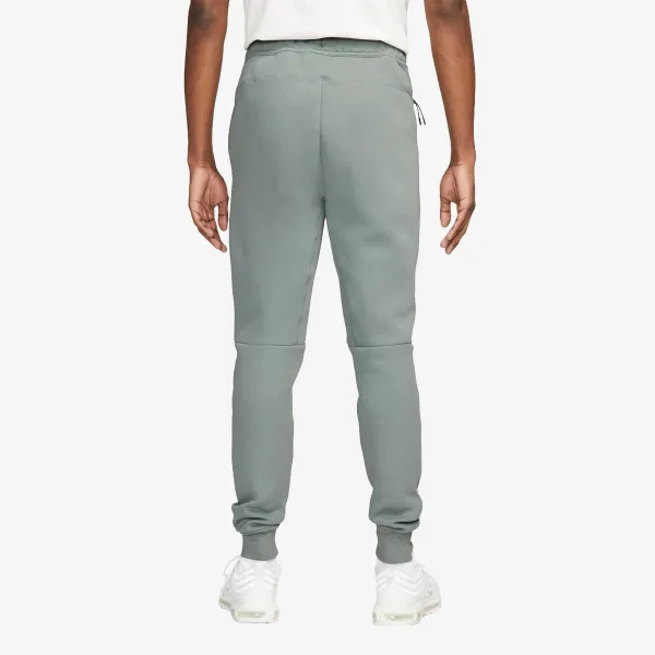 Nike Tech Fleece 