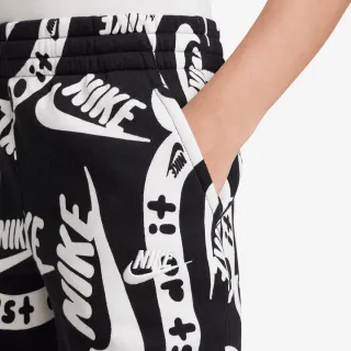 Nike Sportswear Club 