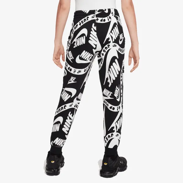 Nike Sportswear Club 