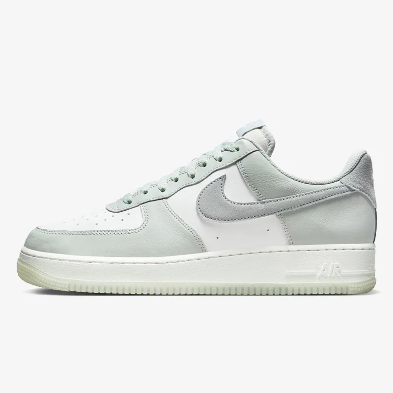 Nike Air Force 1 '07 LV8 2 