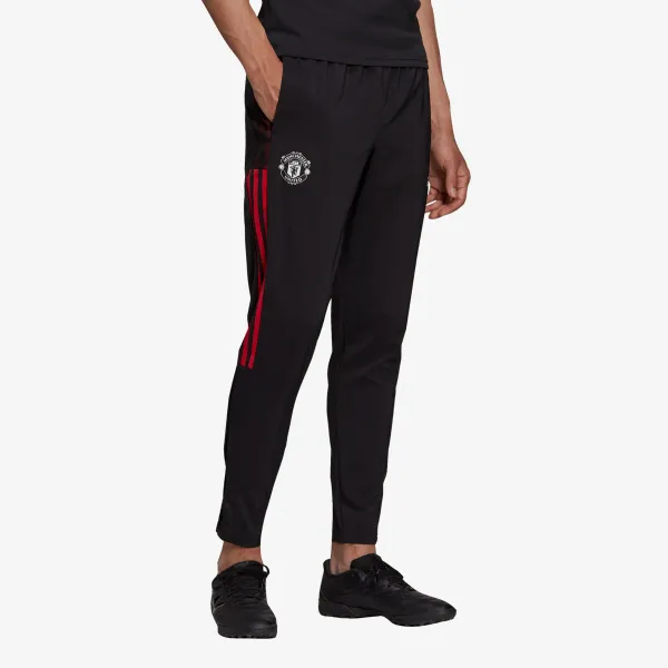 adidas Manchester United 21/22 Presentation 