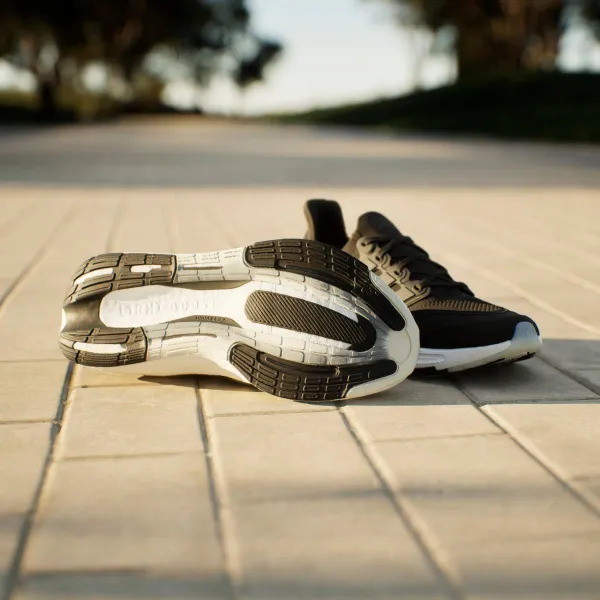 adidas ULTRABOOST LIGHT 