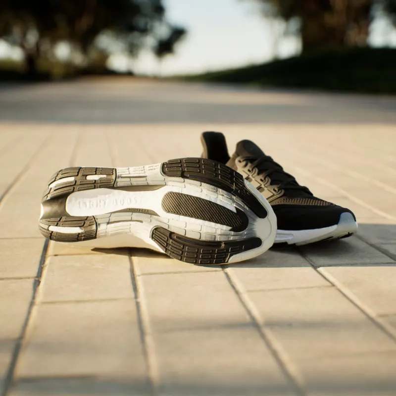 adidas ULTRABOOST LIGHT 