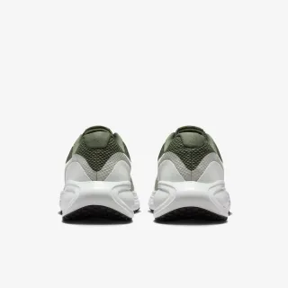 Nike NIKE REVOLUTION 8 