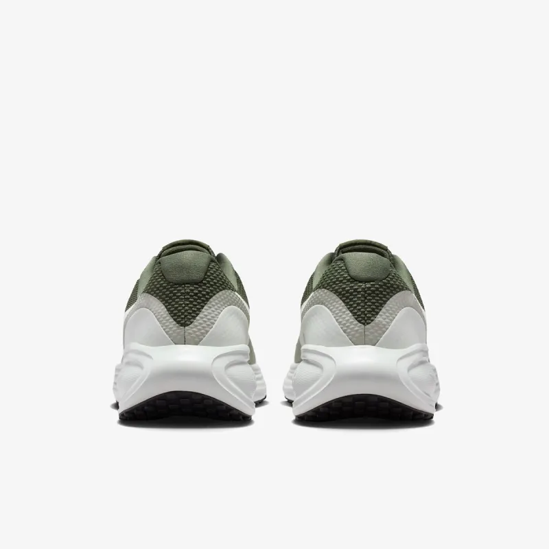 Nike NIKE REVOLUTION 8 