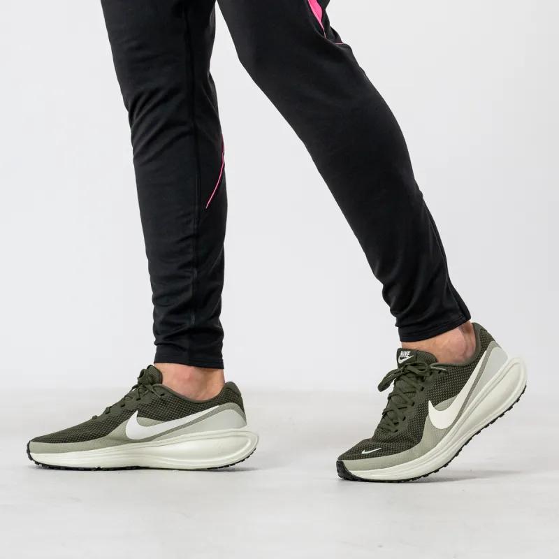 Nike NIKE REVOLUTION 8 