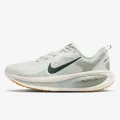 Nike NIKE VOMERO 18 
