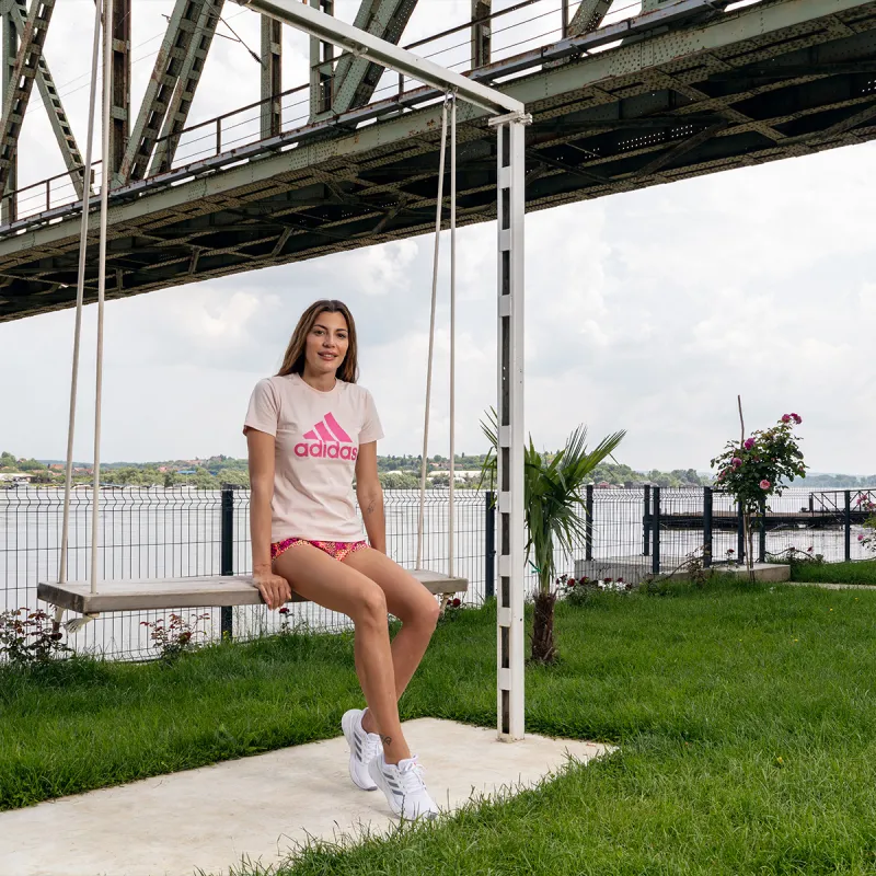 adidas ESSENTIALS LOGO 