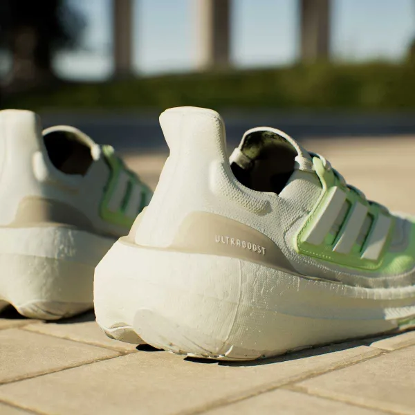 adidas Ultraboost Light 