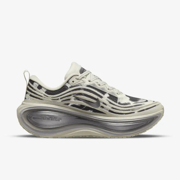 Nike W NIKE VOMERO PLUS SE 