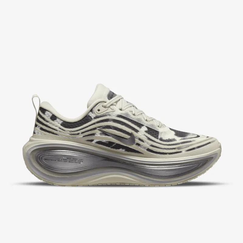 Nike W NIKE VOMERO PLUS SE 