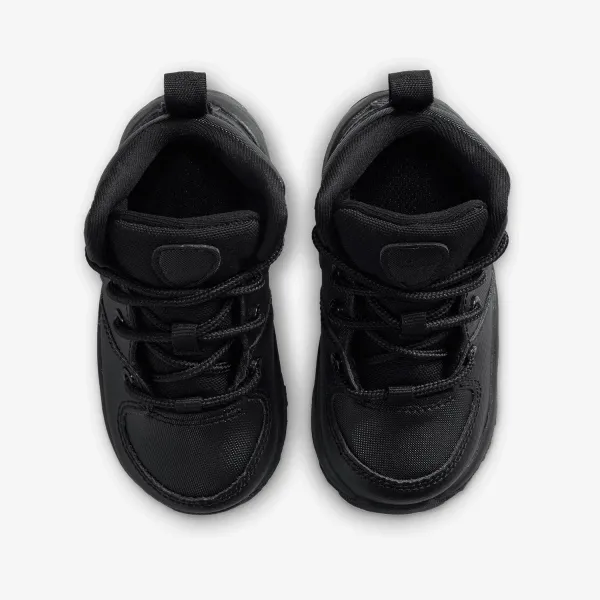 Nike Manoa 17 