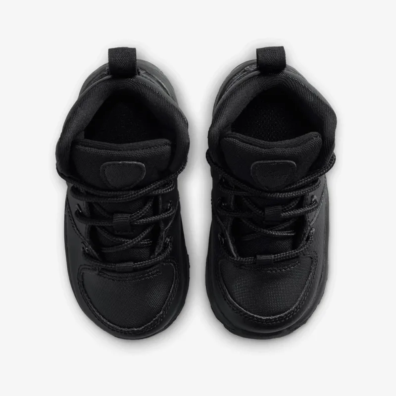 Nike Manoa 17 