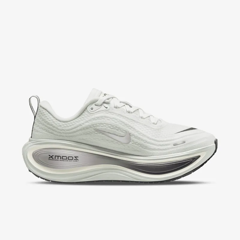 Nike W NIKE VOMERO PLUS ESS 