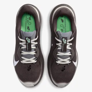 Nike NIKE STRUCTURE 26 