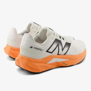 New Balance FuelCell Propel v3 