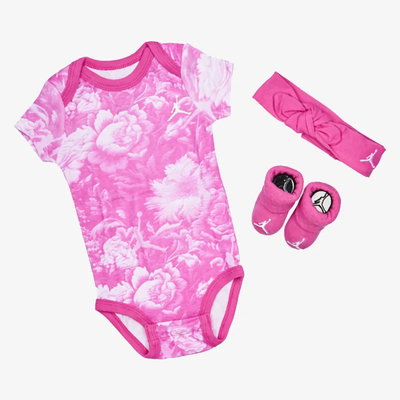 Nike Brooklyn Essentials 