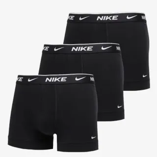 Nike Essential 