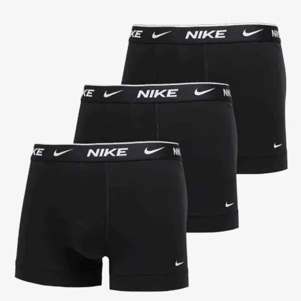 Nike Essential 