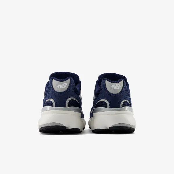New Balance 603 