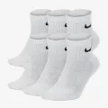 Nike Everyday Cushioned 