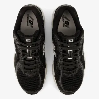 New Balance 740 