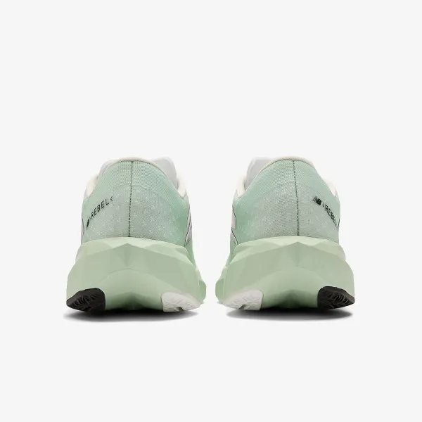 New Balance W FC Rebel 